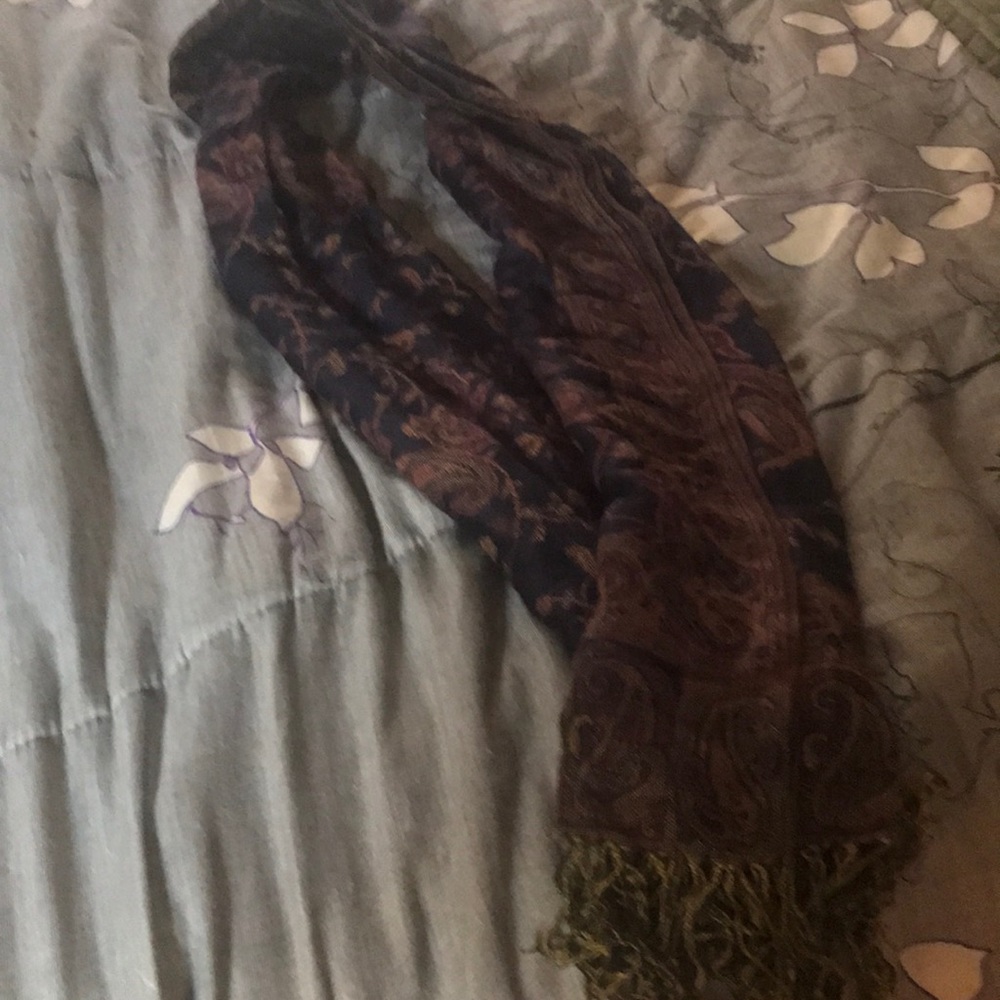 Women’s scarf